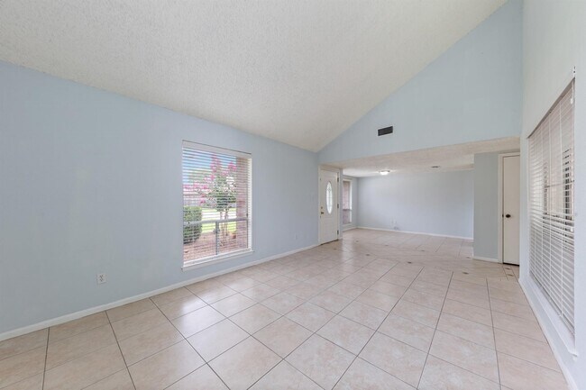 Foto del edificio - 2430 Long Reach Dr