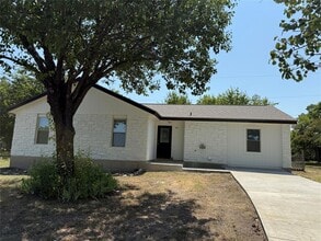 Building Photo - 314 Raintree Dr