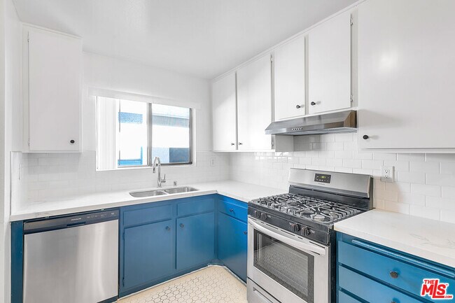 Foto del edificio - 448 W Windsor Rd