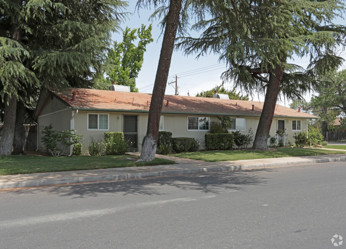 Building Photo - 1528 Minnewawa Ave