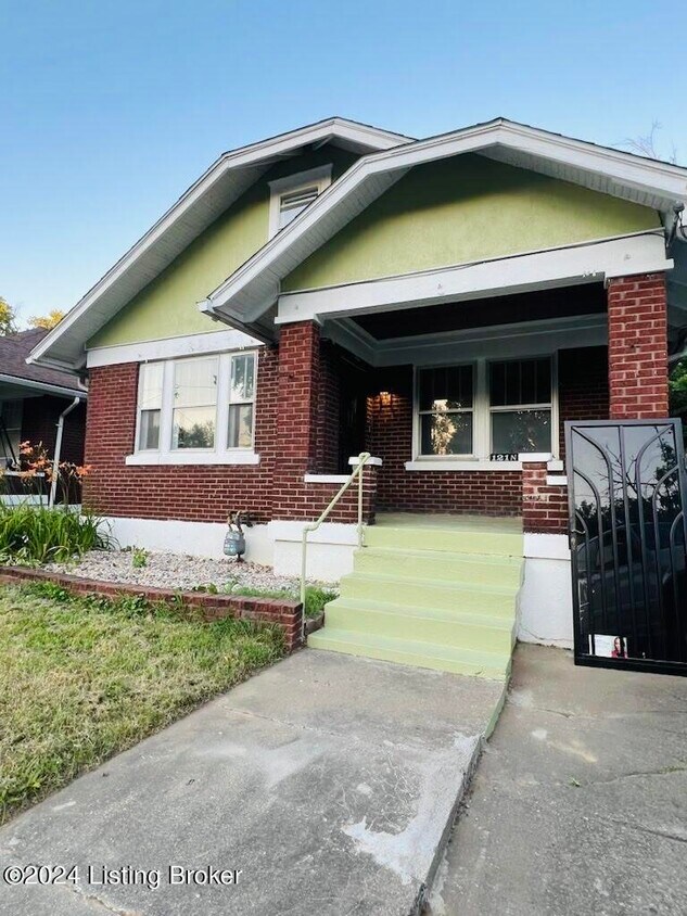 Primary Photo - 121 N 44th St