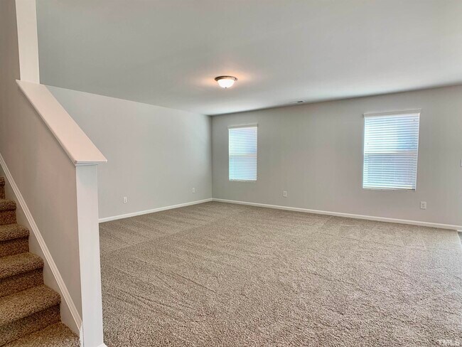 Building Photo - 171 Maple Tree Ln