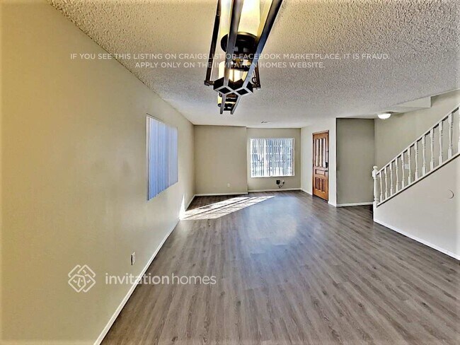 Foto del edificio - 1277 W 33rd St