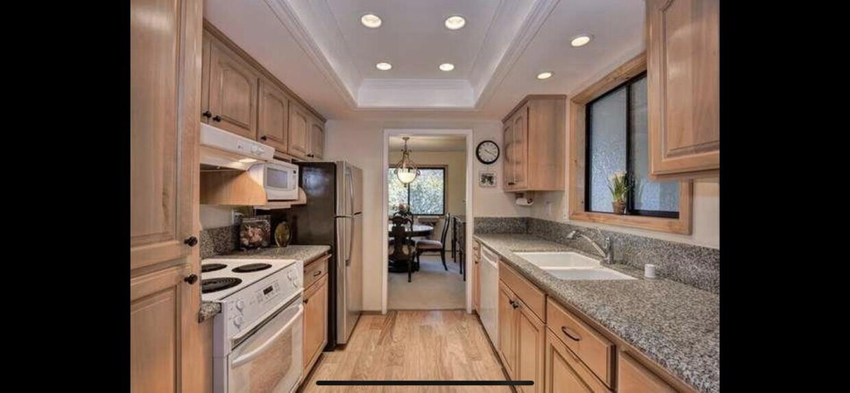 14333 Saratoga Ave, Saratoga, CA 95070 Condo for Rent in Saratoga, CA