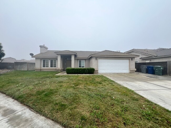 Building Photo - Beautiful West Side Madera Home