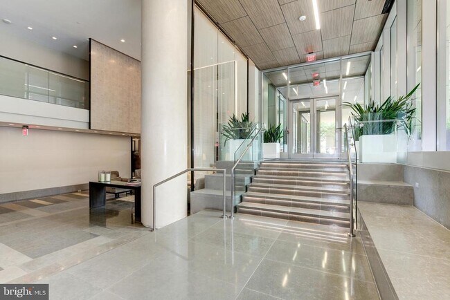 Foto del edificio - 2501 M St NW