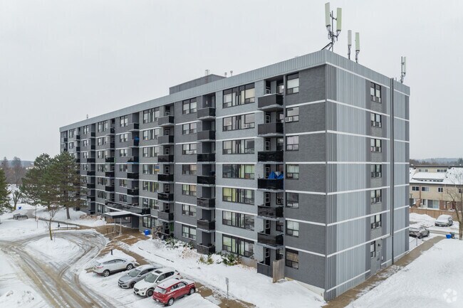 Photo du bâtiment - 145 & 147 Wellington St.