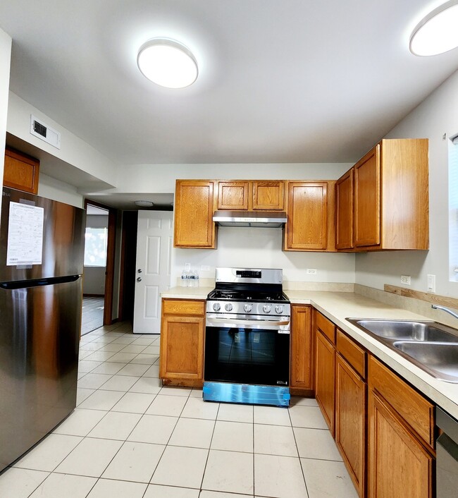 Building Photo - 14030 Turner Ave