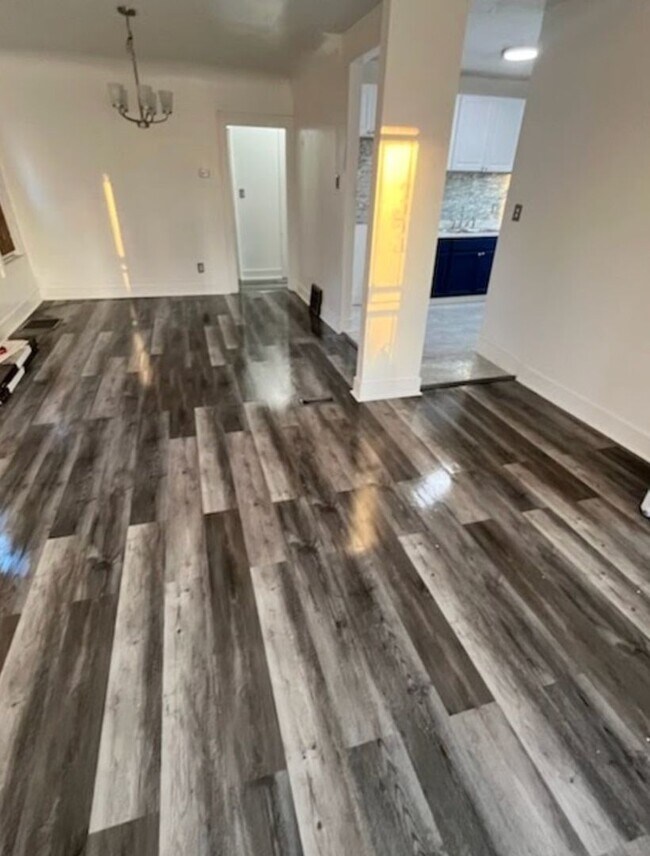 Foto del edificio - 9264 Ward Ave