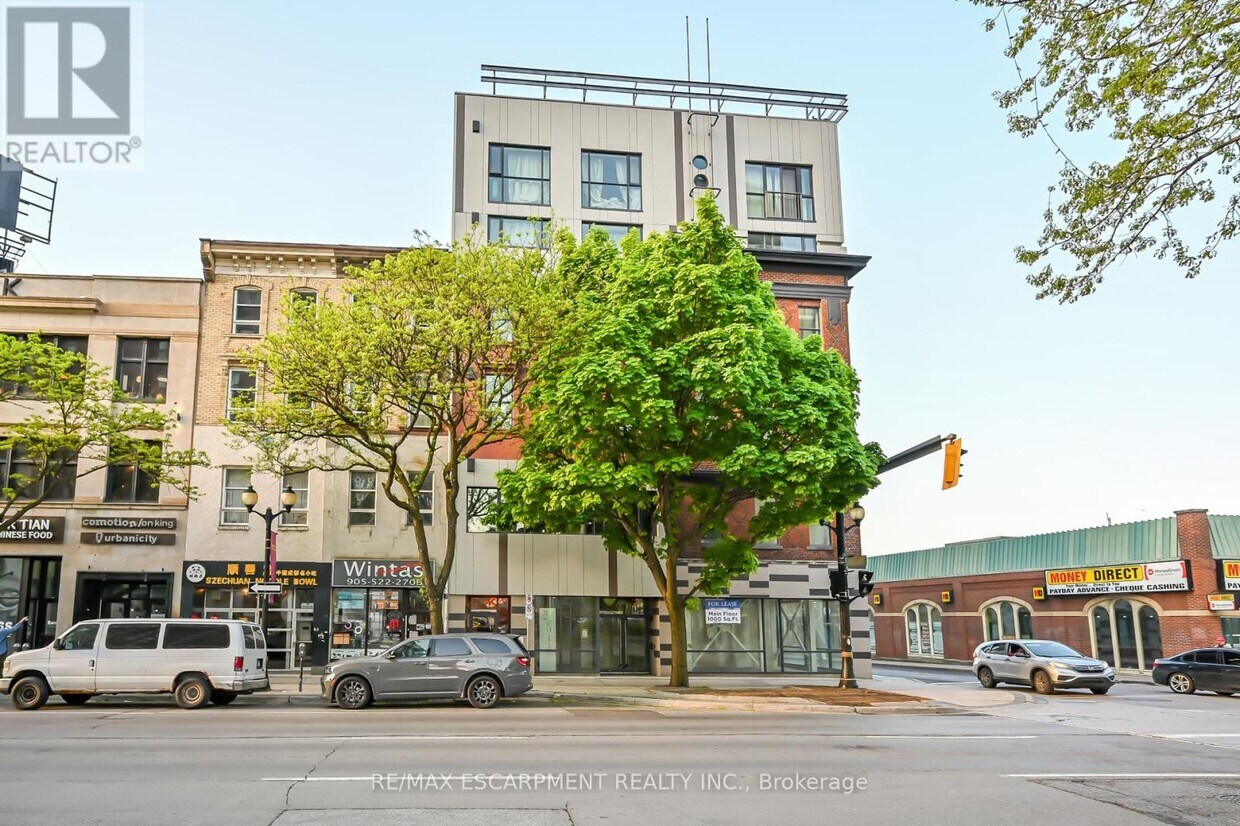 Photo principale - 121-121 King St E