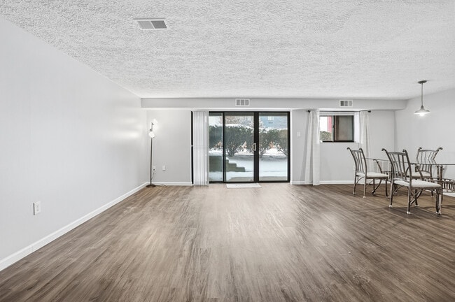 Building Photo - 1204 Dutilh Rd