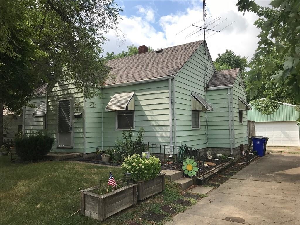 Primary Photo - 2806 E Garfield Ave