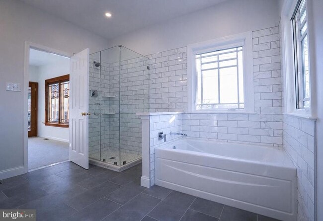 Building Photo - 102 Waterview Dr