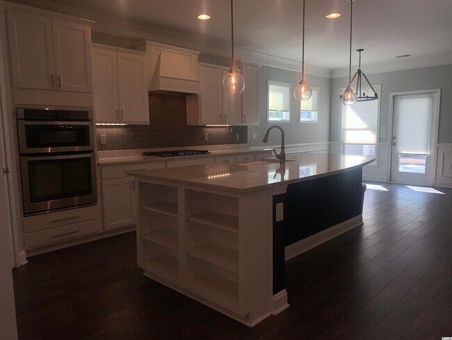 Foto del edificio - 2445 Craven Dr