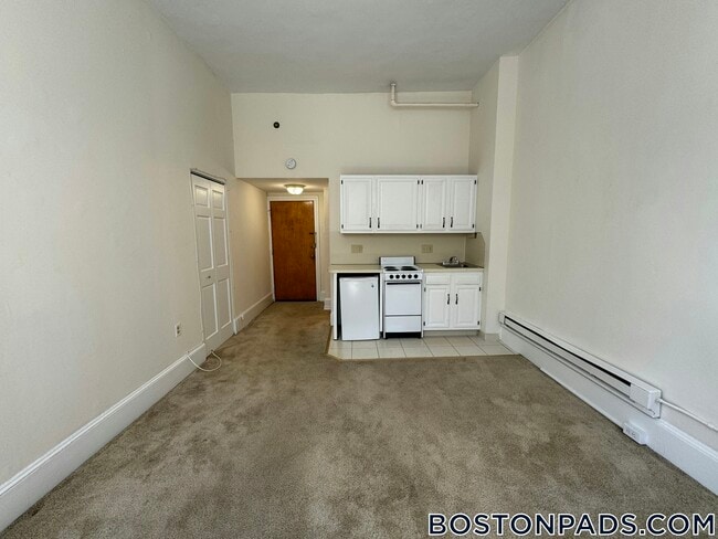 Building Photo - 1223 Beacon St