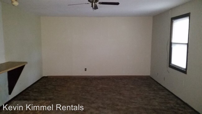 Building Photo - 818 S Beverly Dr