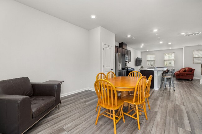 Foto del edificio - 6322 Perry Creek Rd