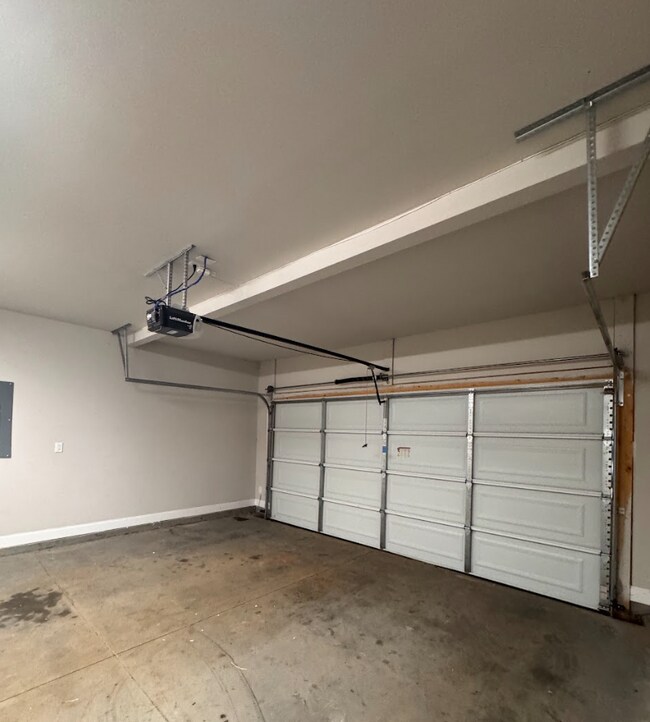 Foto del edificio - ???? Just Listed! Stunning Duncan Home Minutes from BMW, GSP & I-85