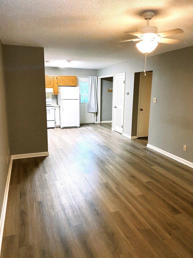 Building Photo - 1809 Windover Pl SW