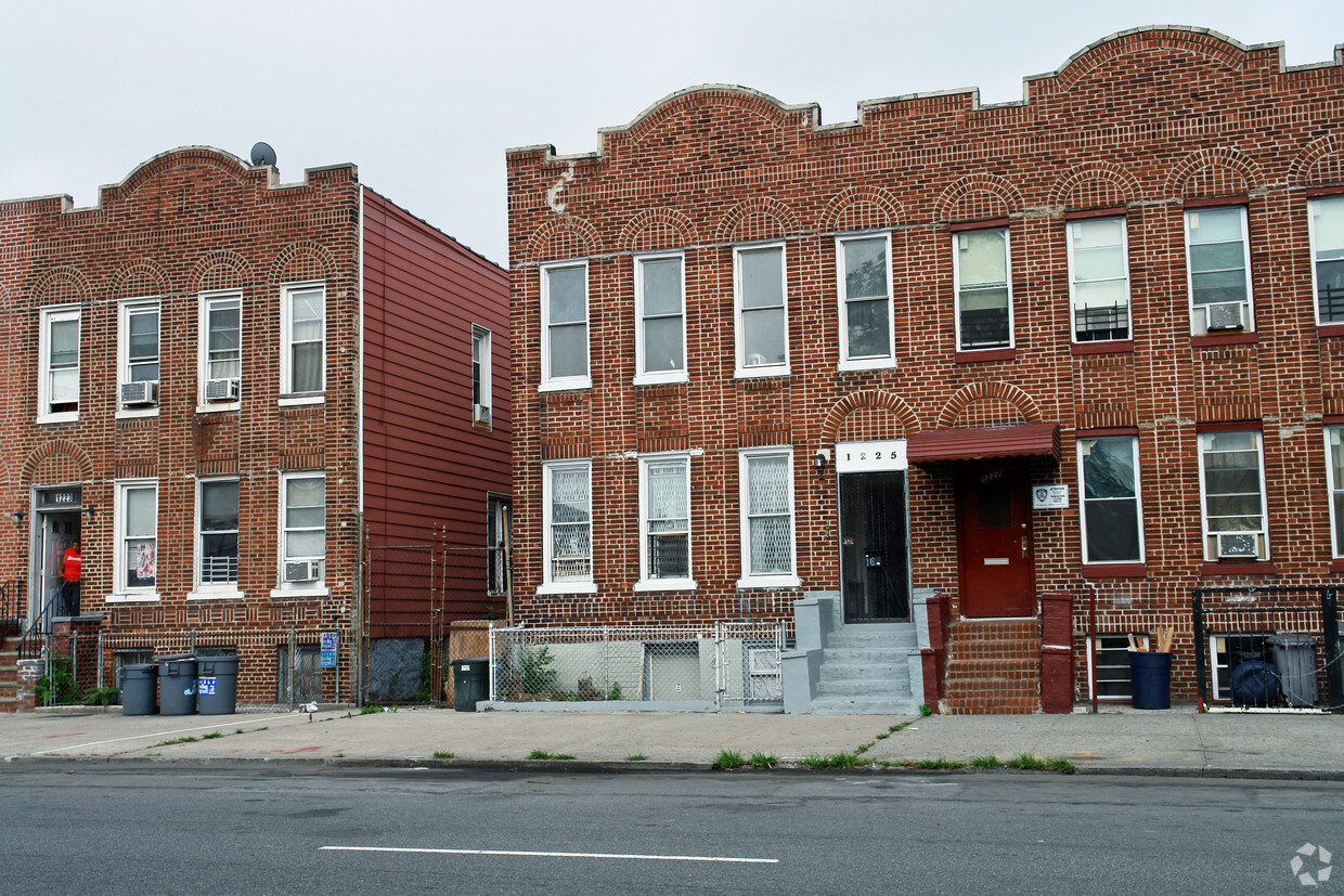 Foto del edificio - 1225 Bronx River Ave