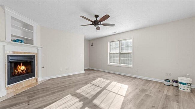 Foto del edificio - 6275 Akins Way