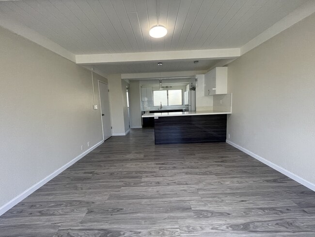 Building Photo - 861 Ala Lilikoi St