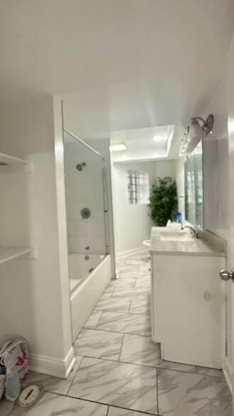 Foto del edificio - 6322 N Lakewood Ave