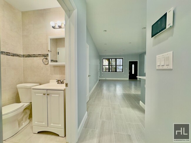 Foto del edificio - 3 Bedroom on 78 Street Bay Ridge