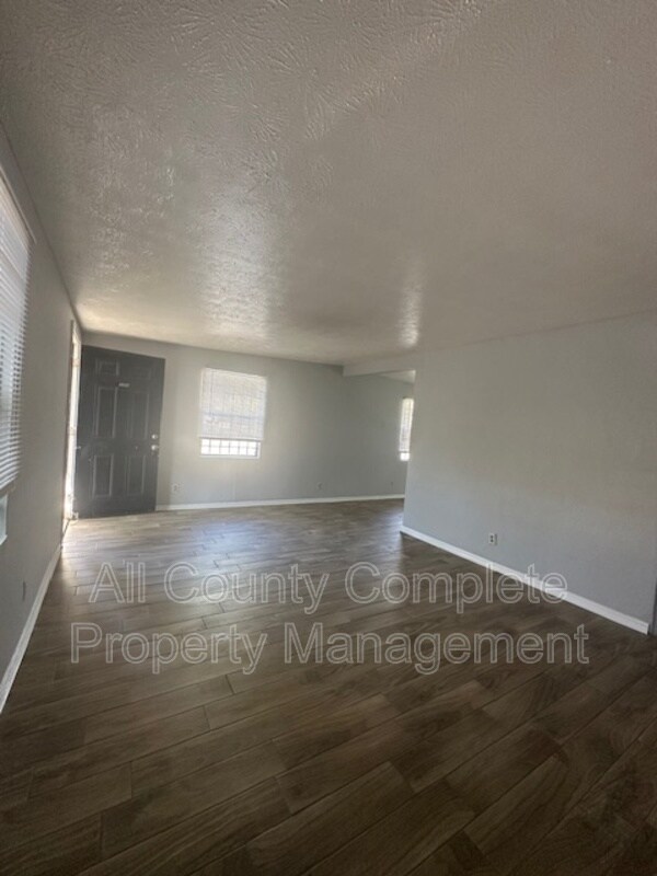 Foto del edificio - 3254 Phyllis St