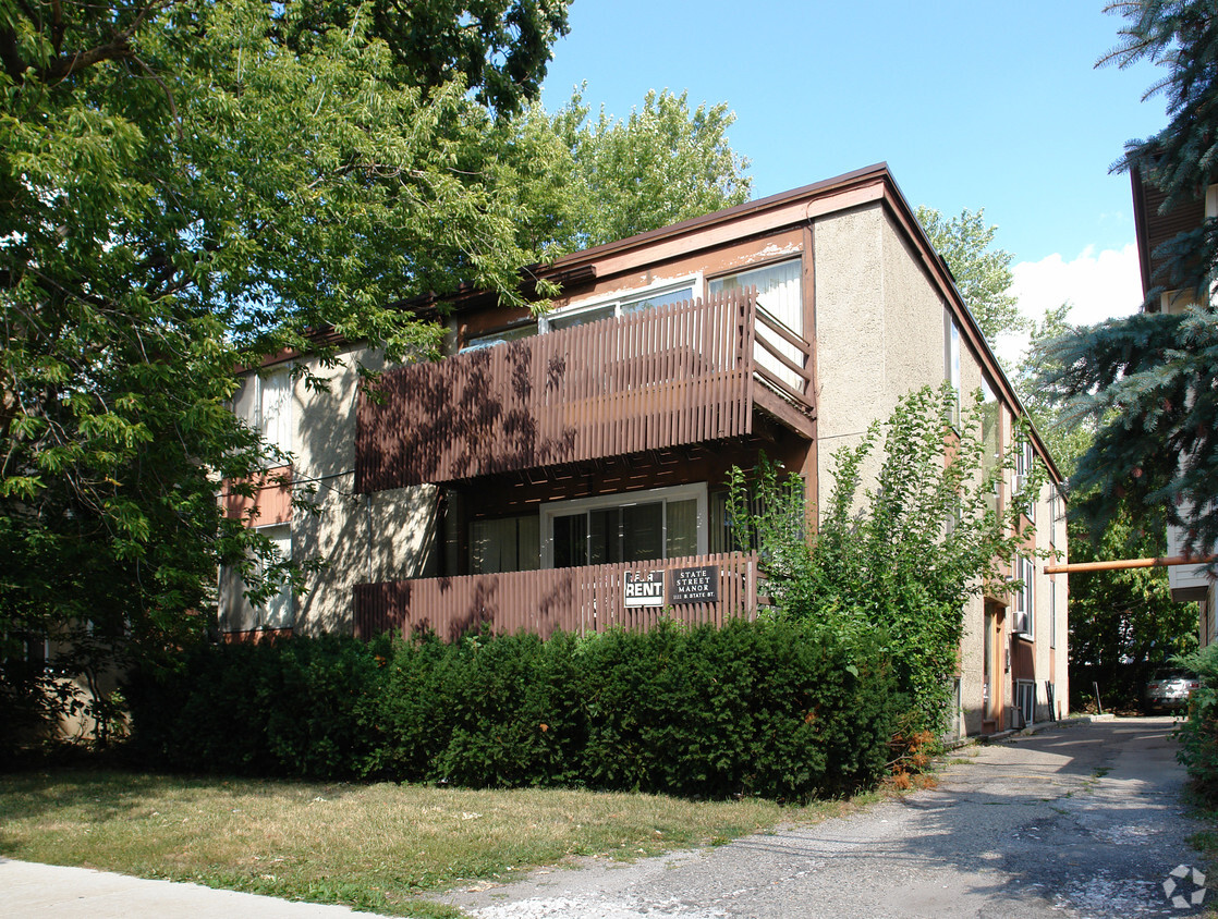 Building Photo - U of M Student Housing