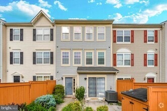 Building Photo - 4911 Edgeware Terrace