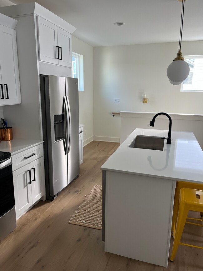 Foto del edificio - 1114 English Ave