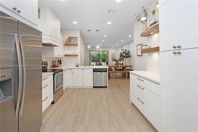 Foto del edificio - 4333 Vineyard Cir