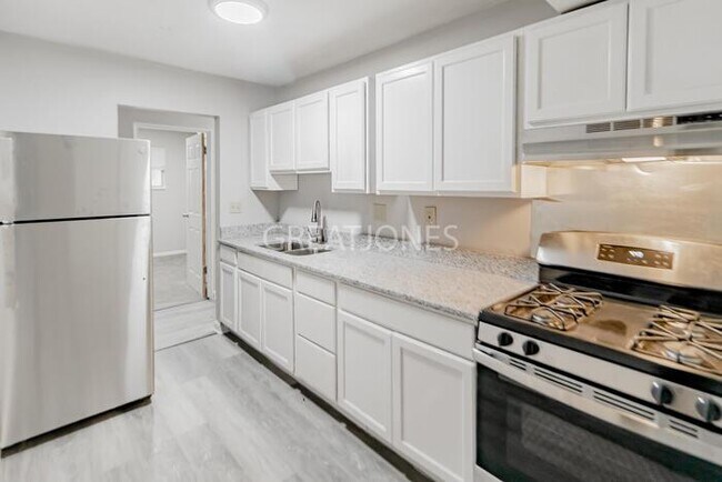 Foto del edificio - HOLIDAY SPECIAL! SIGN A LEASE BY NOVEMBER ...