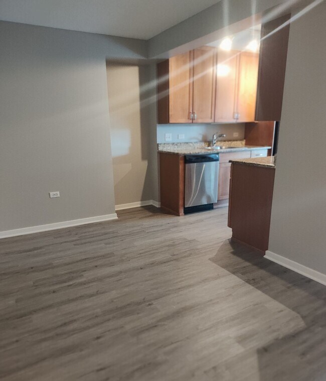 Foto del edificio - 9725 Woods Dr