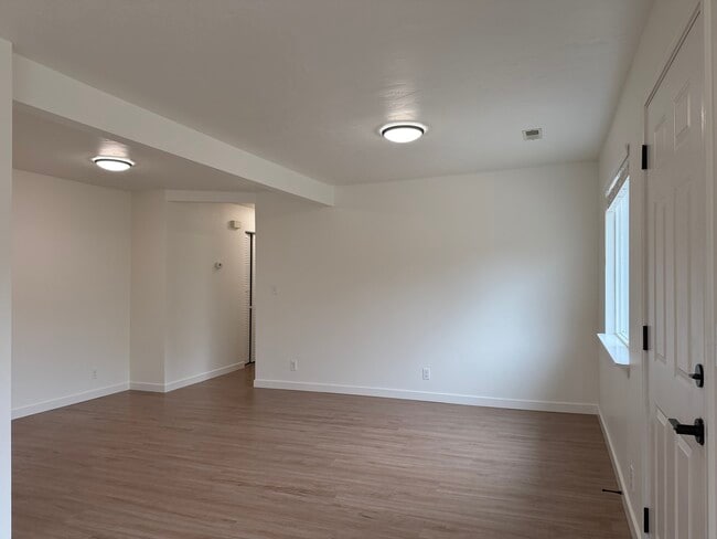 Building Photo - 416 Jasper Ave