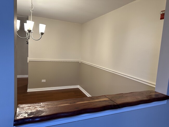 Foto del edificio - 2327 Ogden Ave