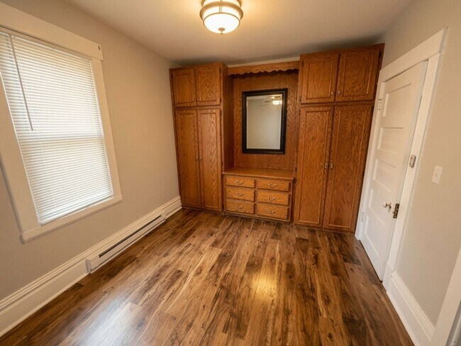 Foto del edificio - 1317-1319 Forest Street N