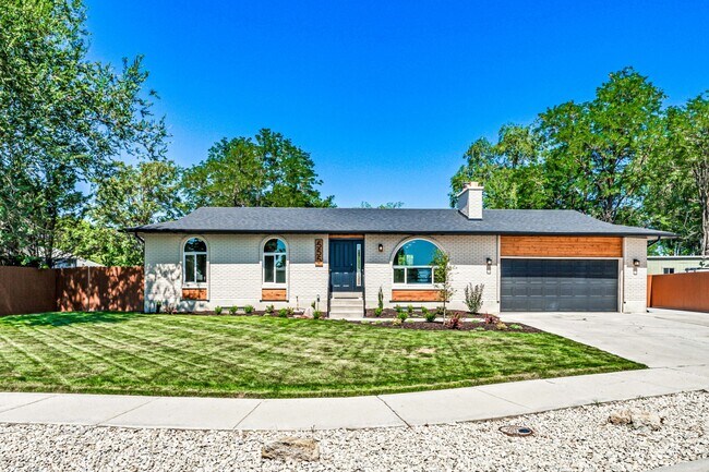 Building Photo - 555 E 9050 S