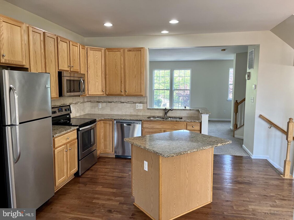 Foto principal - 334 Lantern Ln
