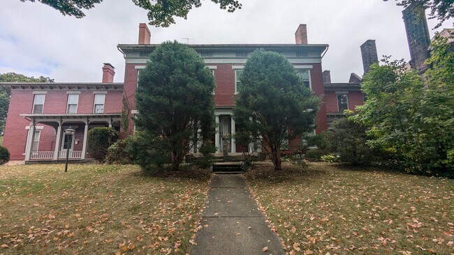 Foto del edificio - 220 4th St NE