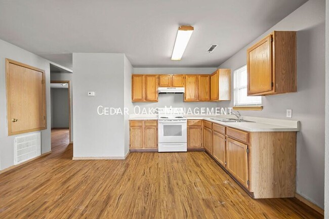 Building Photo - 213 Erin Pl