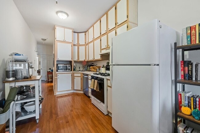 Building Photo - 817 Park Ave