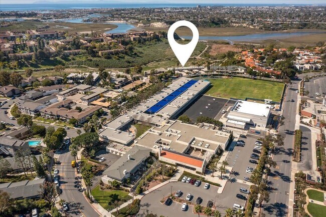 Foto del edificio - 745 Domingo Dr