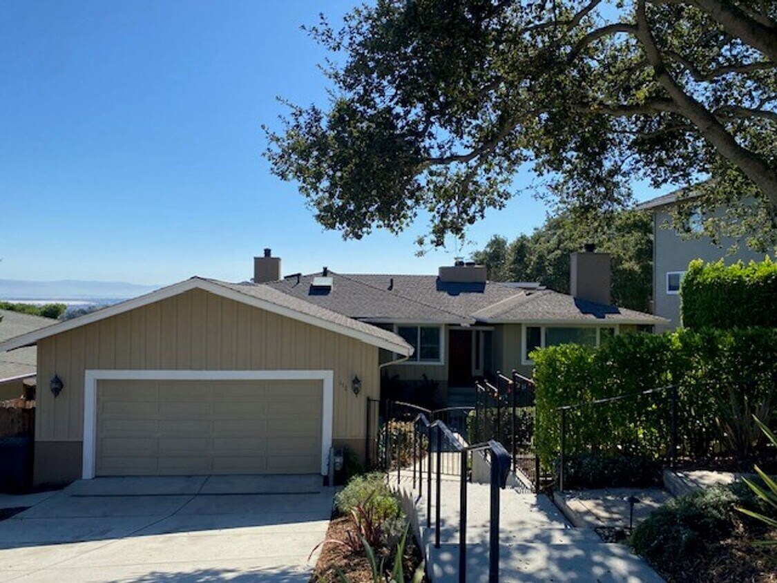 Elevated Living with Breathtaking Bay Views House Rental in San