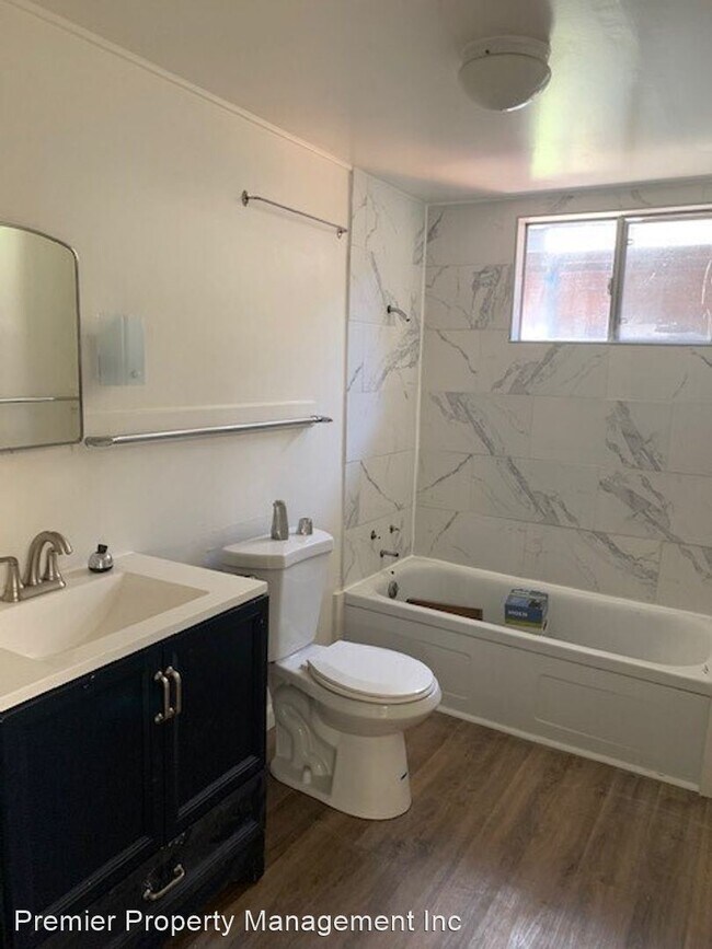 Building Photo - 1 br, 1 bath House - 246 1/2 W 14th St