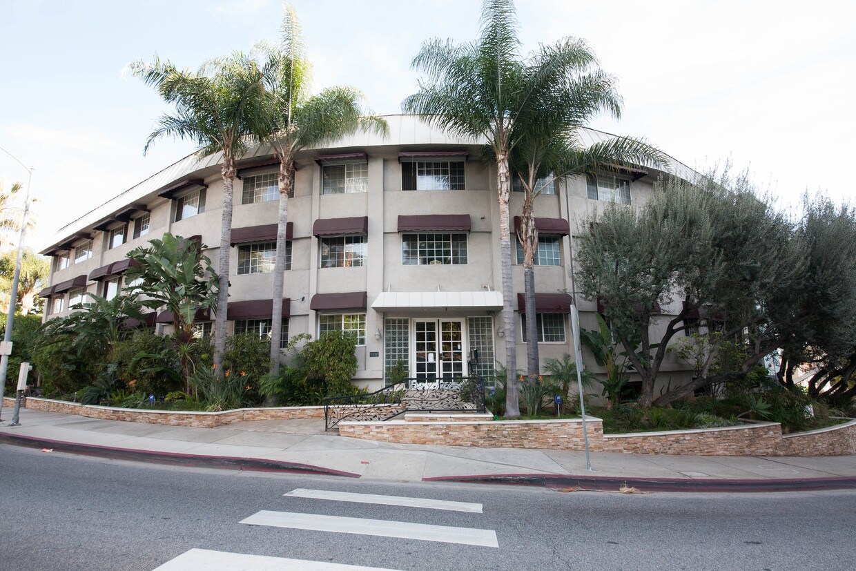 8490 Fountain Ave, West Hollywood, CA 90069 Condo for Rent in West