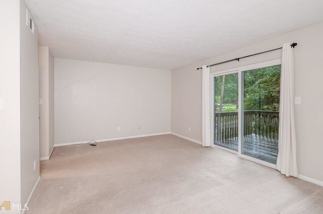 Building Photo - 3077 Reeves St