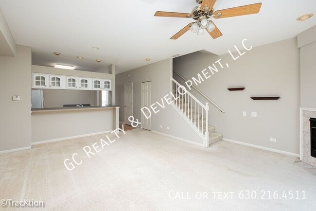 Foto del edificio - 712 Blossom Ct