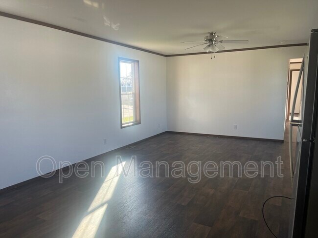 Foto del edificio - 4015 Tower Ave